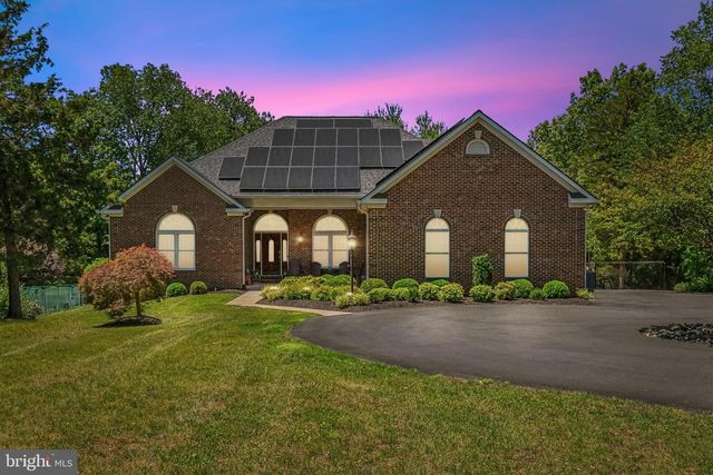 21484 CEDAR DR, Sterling, VA 20164