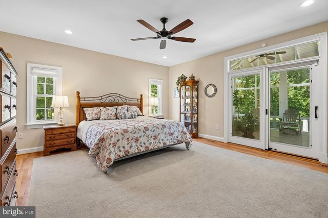 21484 CEDAR DR, Sterling, VA 20164