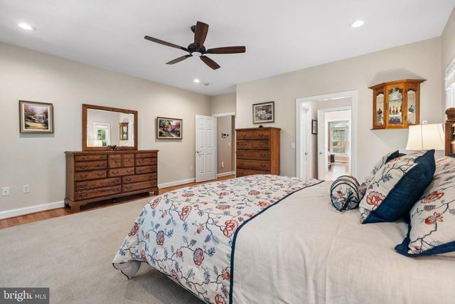 21484 CEDAR DR, Sterling, VA 20164