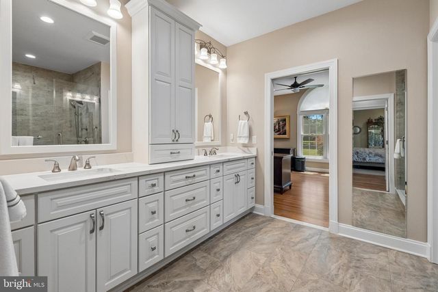 21484 CEDAR DR, Sterling, VA 20164