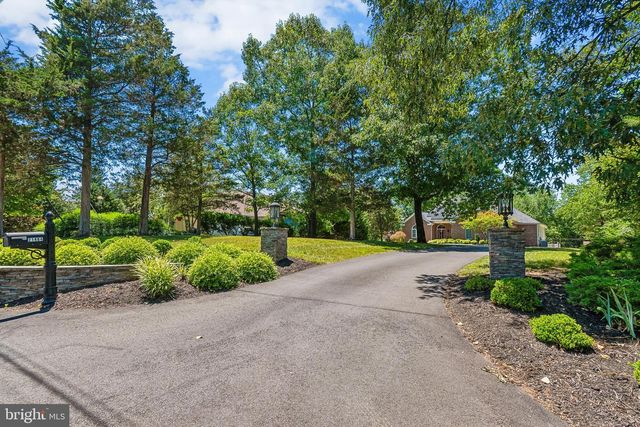 21484 CEDAR DR, Sterling, VA 20164