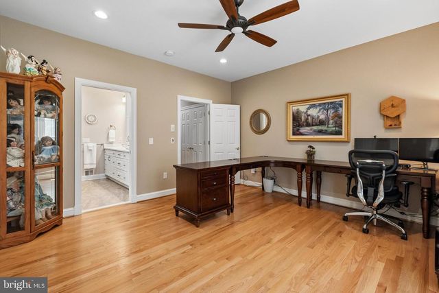 21484 CEDAR DR, Sterling, VA 20164
