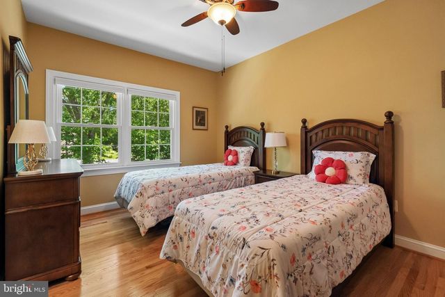 21484 CEDAR DR, Sterling, VA 20164