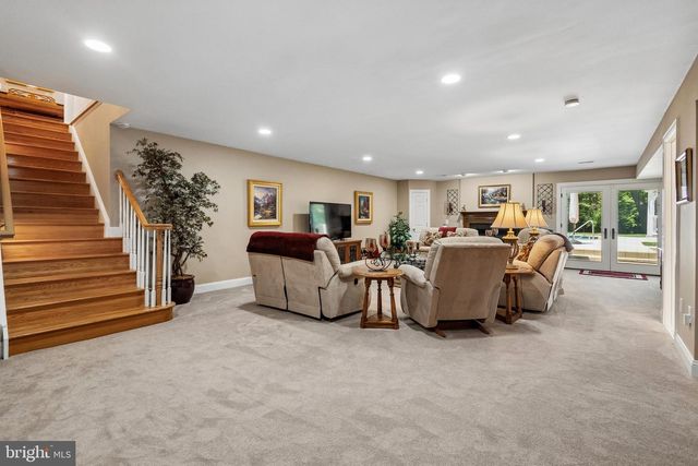 21484 CEDAR DR, Sterling, VA 20164