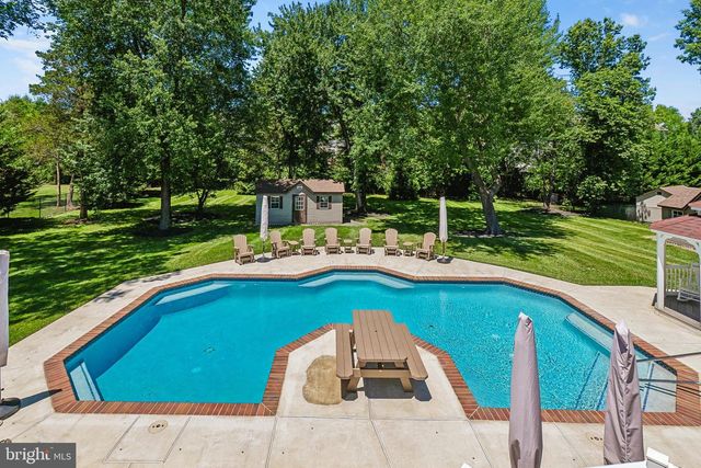 21484 CEDAR DR, Sterling, VA 20164