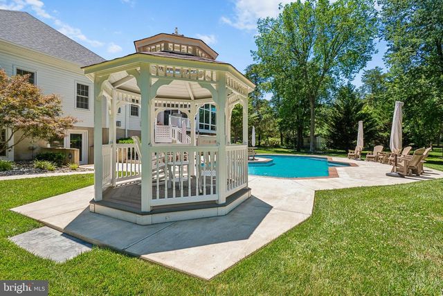 21484 CEDAR DR, Sterling, VA 20164