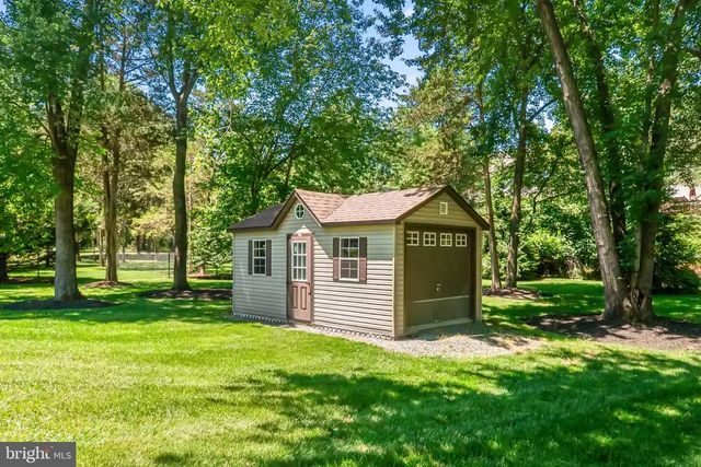 21484 CEDAR DR, Sterling, VA 20164
