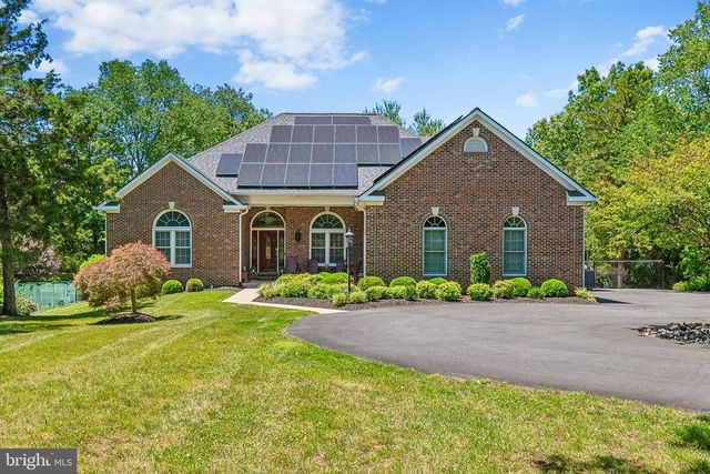 21484 CEDAR DR, Sterling, VA 20164
