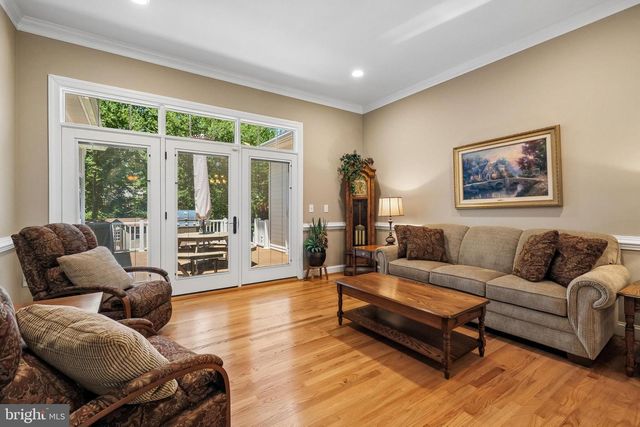 21484 CEDAR DR, Sterling, VA 20164