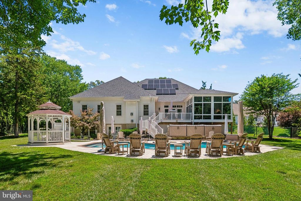 21484 CEDAR DR, Sterling, VA 20164