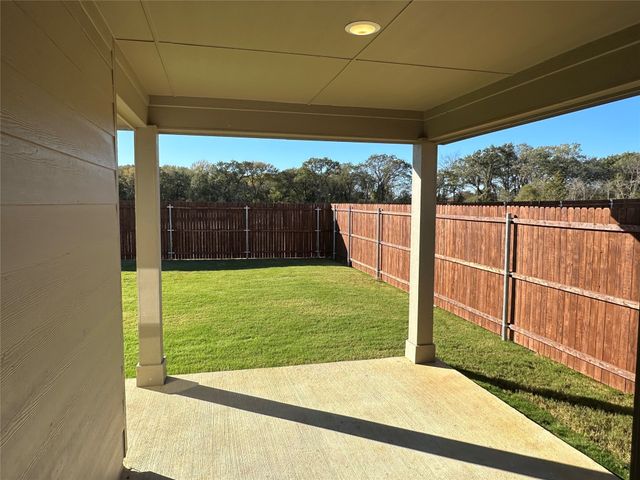 2009 Sesaro Drive, Aubrey, TX 76227