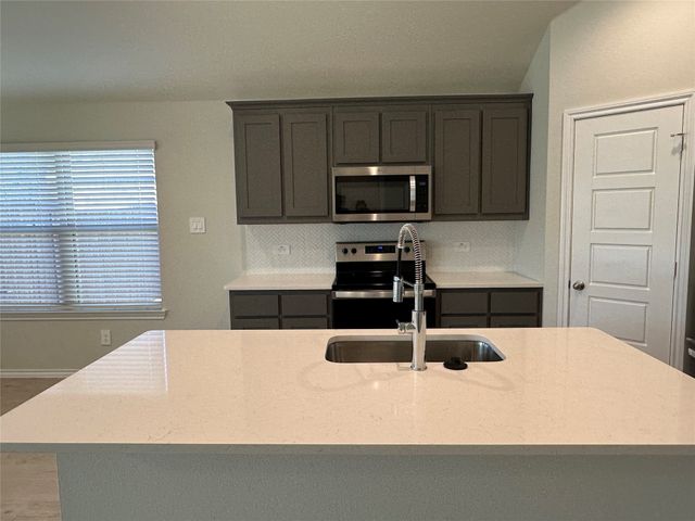 2009 Sesaro Drive, Aubrey, TX 76227