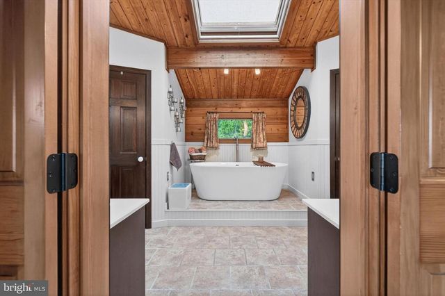 1121 PIKETOWN RD, Harrisburg, PA 17112