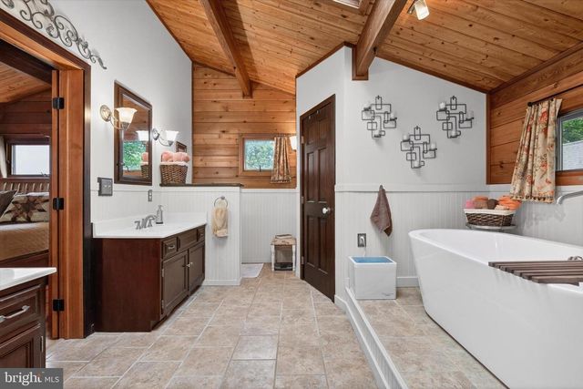 1121 PIKETOWN RD, Harrisburg, PA 17112