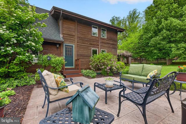 1121 PIKETOWN RD, Harrisburg, PA 17112