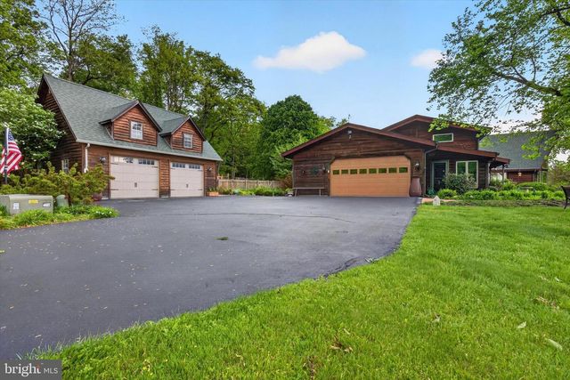 1121 PIKETOWN RD, Harrisburg, PA 17112