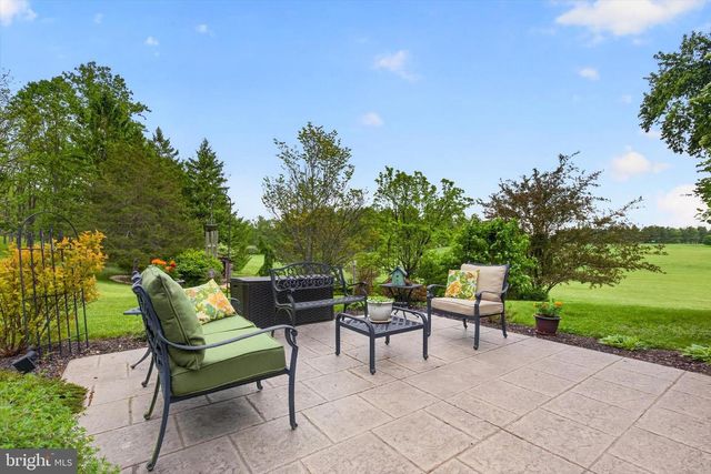 1121 PIKETOWN RD, Harrisburg, PA 17112