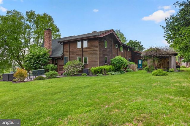 1121 PIKETOWN RD, Harrisburg, PA 17112