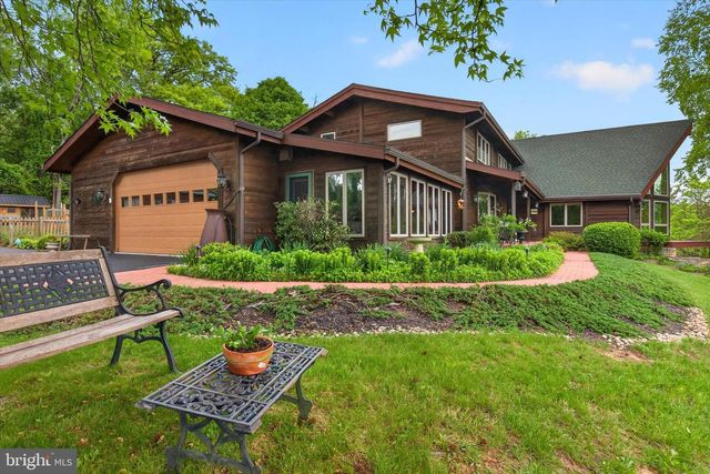 1121 PIKETOWN RD, Harrisburg, PA 17112