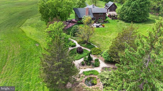 1121 PIKETOWN RD, Harrisburg, PA 17112