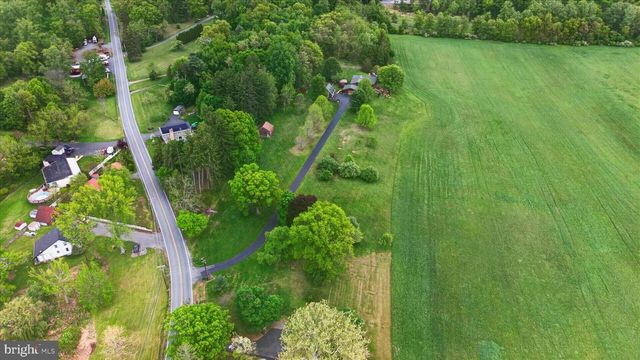 1121 PIKETOWN RD, Harrisburg, PA 17112
