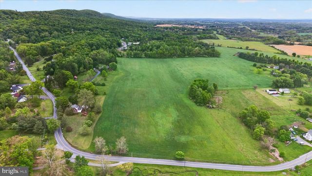 1121 PIKETOWN RD, Harrisburg, PA 17112