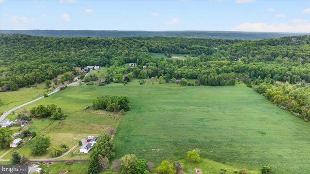 1121 PIKETOWN RD, Harrisburg, PA 17112