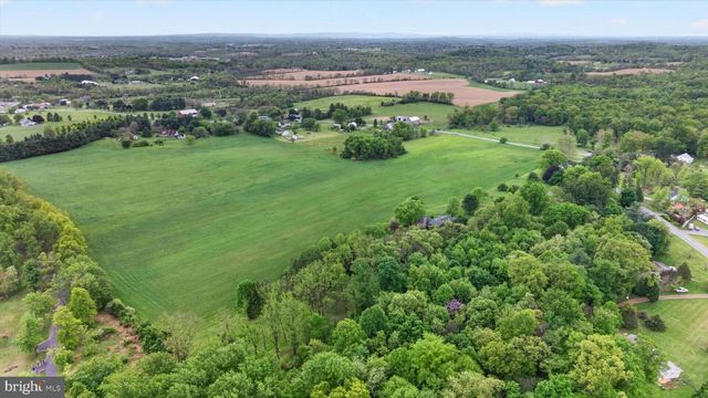 1121 PIKETOWN RD, Harrisburg, PA 17112