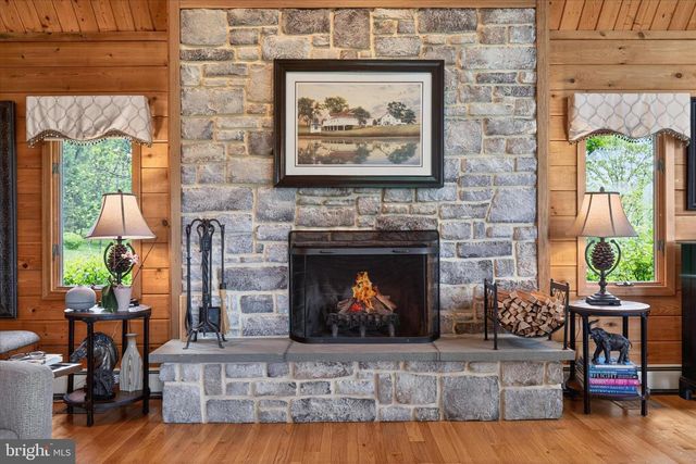 1121 PIKETOWN RD, Harrisburg, PA 17112