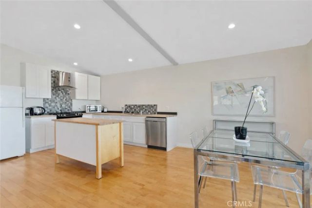 23777 Mulholland Hwy 62, Calabasas, CA 91302