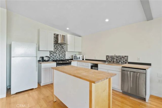 23777 Mulholland Hwy 62, Calabasas, CA 91302