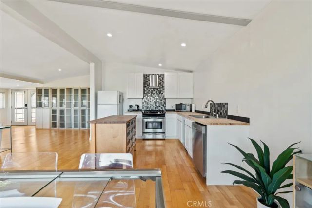 23777 Mulholland Hwy 62, Calabasas, CA 91302