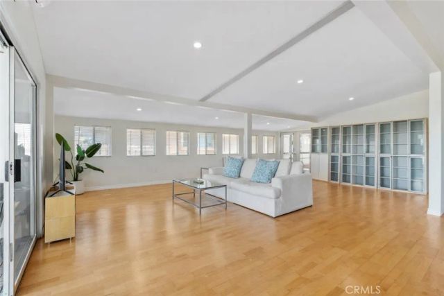 23777 Mulholland Hwy 62, Calabasas, CA 91302