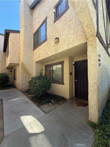 1322 W Avenue J4, Lancaster, CA 93534