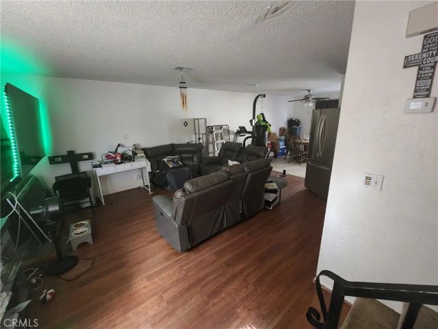 1322 W Avenue J4, Lancaster, CA 93534