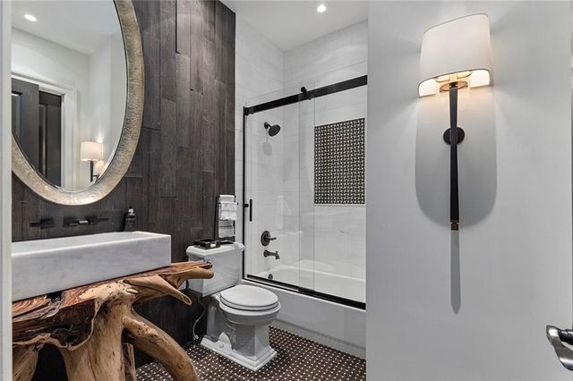 590 Windsor Parkway, Atlanta, GA 30342