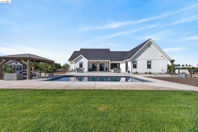 2151 Bartels Dr, Knightsen, CA 94548