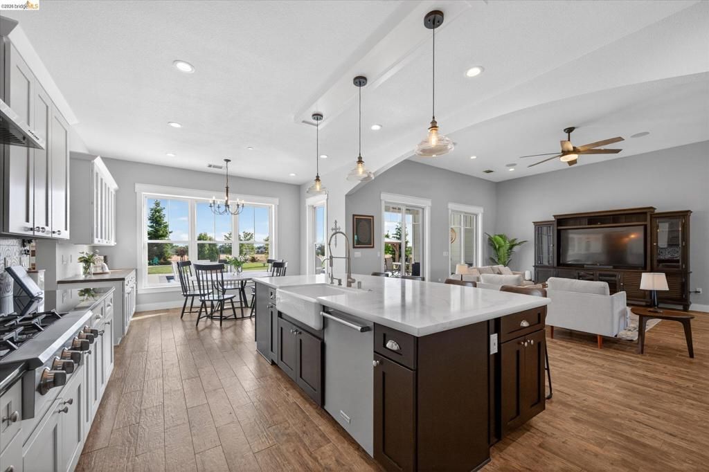 2151 Bartels Dr, Brentwood, CA 94548