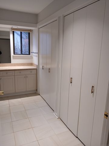 500 Heritage Village A, Southbury, CT 06488