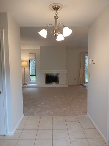 500 Heritage Village A, Southbury, CT 06488