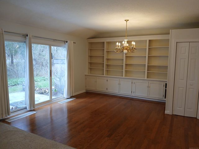 500 Heritage Village A, Southbury, CT 06488