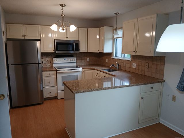 500 Heritage Village A, Southbury, CT 06488