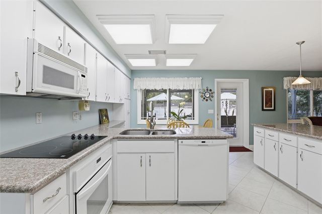 2921 NW 3OTH TERRACE, Gainesville, FL 32605