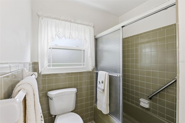 2921 NW 3OTH TERRACE, Gainesville, FL 32605