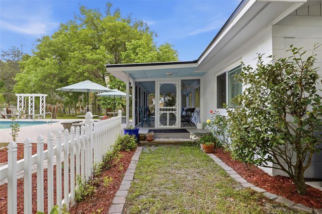 2921 NW 3OTH TERRACE, Gainesville, FL 32605