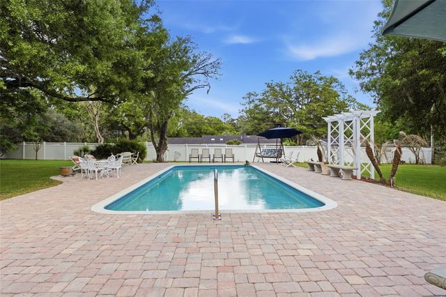 2921 NW 3OTH TERRACE, Gainesville, FL 32605