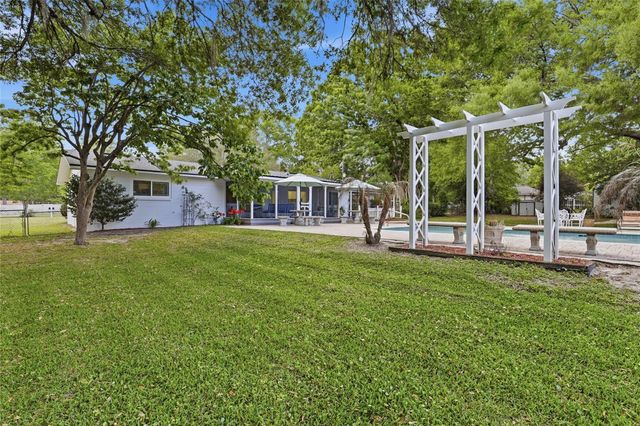 2921 NW 3OTH TERRACE, Gainesville, FL 32605