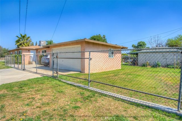 1101 Eureka, Bakersfield, CA 93305