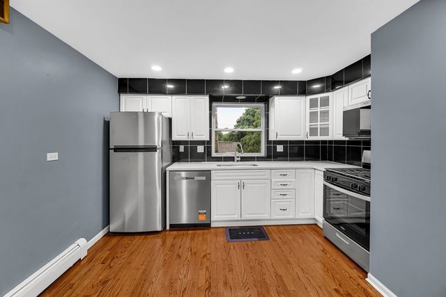 5700 W Montrose Avenue 3D, Chicago, IL 60634