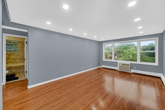 5700 W Montrose Avenue 3D, Chicago, IL 60634